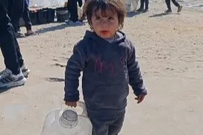 حملة سقي الماء لنازحين في قطاع غزة